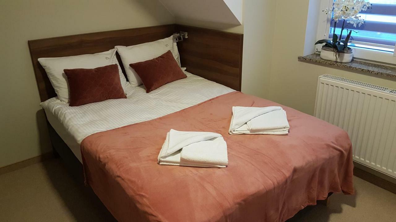 Ferienwohnung U Podnoza Zamku Szczytna Exterior foto